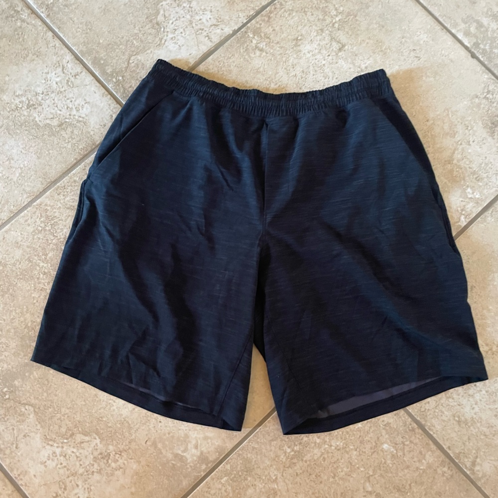 Lululemon Men's Black Heathered Shorts L